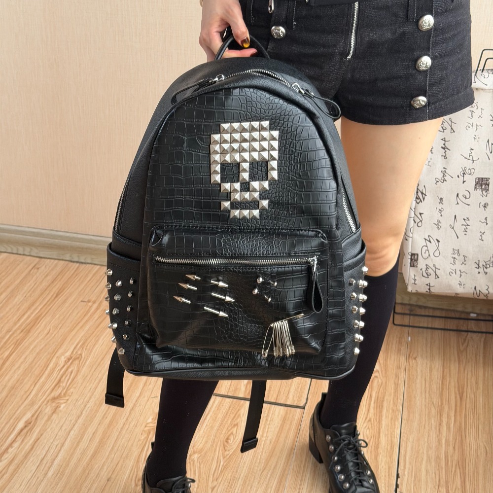 Street Fashion Women - Originele zwarte krokodillenpatroon schedel klinknagel rugzak