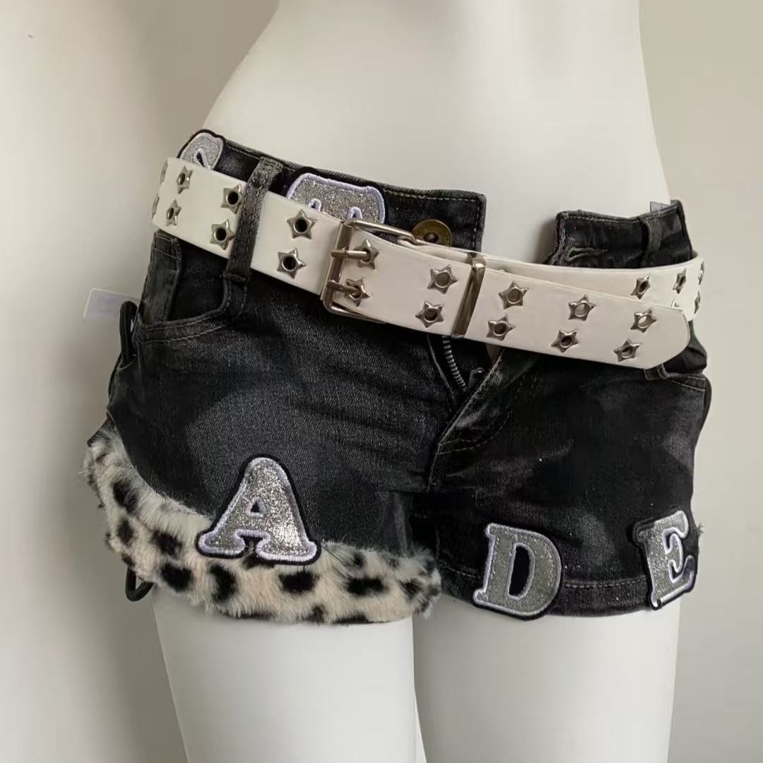 Street Fashion Clothing - Y2k Geborduurde Patch Denim Shorts Vrouw