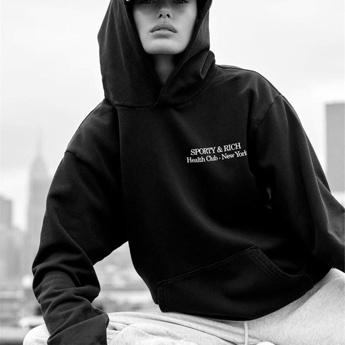 Health Club New York Letters G - Street Style New York Fashion recensie en prijs
